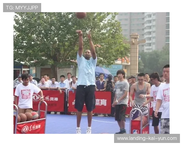 球迷涌现创意横幅为球队鼓劲成网络话题,球队宣传词 球迷涌现创意横幅为球队鼓劲成网络话题,球队宣传词